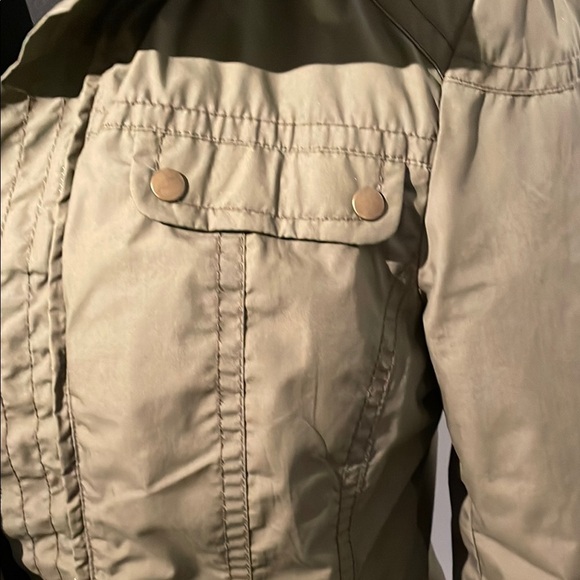 H&M Green Utility Jacket with Fleece Collar - Picture 2 of 9